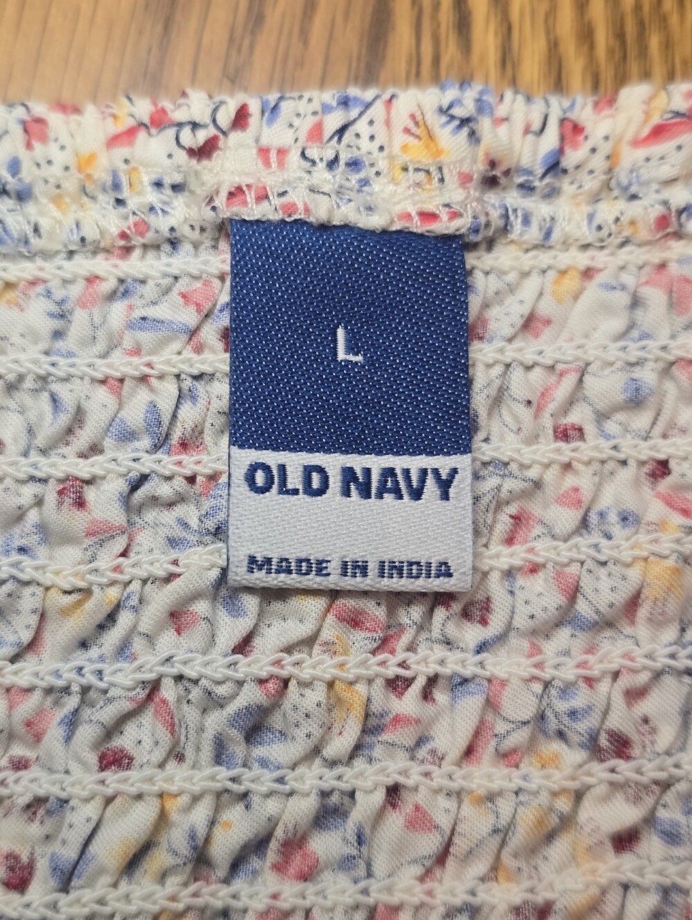 Old Navy Ruched Stretch Bodice Floral Cropped Flutter Sleeve Blouse Top Large - Picture 9 of 10